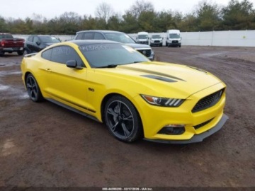 Ford Mustang VI Convertible 5.0 Ti-VCT 421KM 2016 Ford Mustang 5.0 435 KM, RWD, manual, skora, drobna szkoda, od ubezpieczal