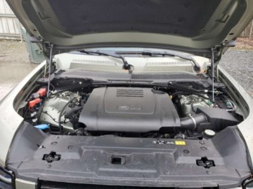 Land Rover Defender IV (L663) 2024 Land Rover Defender 2024, 2.0L, 4x4, 110 S, od ubezpieczalni 2.0 Benzyna, zdjęcie 11