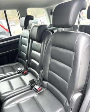 Volkswagen Touran II 2.0 TDI 140KM 2015 Volkswagen Touran 7 osob, DSG-automat- 577tys przebiegu.15600,- 2.0 140KM, zdjęcie 5