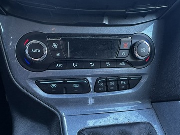 Ford Focus III Hatchback 5d 1.0 EcoBoost 125KM 2012 Ford Focus Bogate wyposażenie 2012, zdjęcie 9