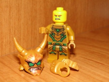 Фигурка LEGO Ninjago — Ллойд в золотой маске ONI, «Золотой ниндзя», njo774