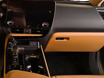 Lexus NX II SUV Facelifting 2.5 450h+ 292KM 2025 LEXUS NX 450h+ Prestige AWD Suv 2.5 (292KM) 2025, zdjęcie 9