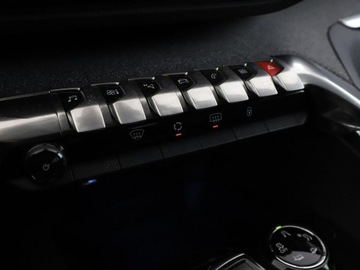 Peugeot 3008 II Crossover 1.2 PureTech 130KM 2018 Peugeot 3008 Crossway automat navi kamera tempomat, zdjęcie 29