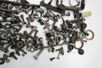 YAMAHA FZS FAZER 600 00-01 БОЛТЫ ВИНТЫ