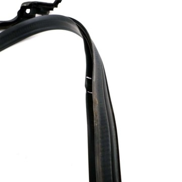 Mercedes A207 W207 Уплотнитель крыши A2077500398