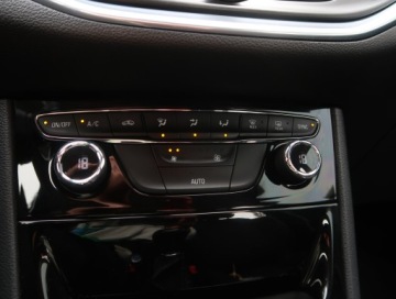 Opel Astra J GTC 1.6 CDTI Ecotec 110KM 2016 Opel Astra 1.6 CDTI, Klima, Klimatronic, Tempomat, zdjęcie 12