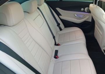 Mercedes Klasa E W213 Limuzyna Facelifting 2.0 E220d 194KM 2021 Mercedes-Benz Klasa E Salon PL AMG Airmatic Burmester LED Kam360 Distronic, zdjęcie 28