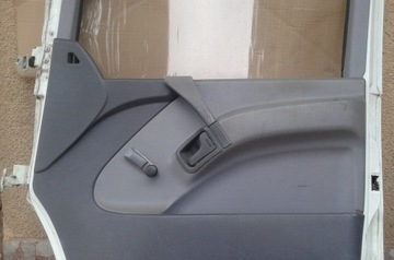 DVEŘE PRAVÝ PŘEDNÍ PRAVÉ SPOLUJEZDCE MERCEDES VITO W638 96-03 BÍLÉ