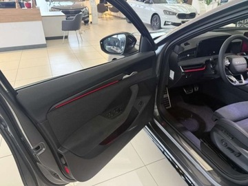 Skoda Superb IV Liftback 2.0 TSI 204KM 2025 Skoda Superb Superb Sportline 2,0 TSI 204 Km 7-biegowa DSG 2.0 Benzyna, zdjęcie 17