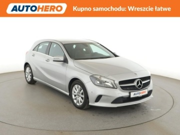 Mercedes Klasa A W176 Hatchback 5d Facelifting 180 122KM 2017 Mercedes A 180 pdc automat navi klima grzane, zdjęcie 9