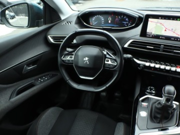 Peugeot 5008 II Crossover 1.2 PureTech 130KM 2017 Peugeot 5008 PureTech 130, Salon Polska, zdjęcie 6