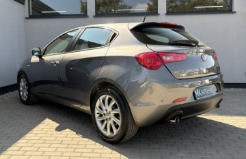 Alfa Romeo Giulietta Nuova II Hatchback 5d Facelifting 2.0 JTD 16v 170KM 2014 Alfa Romeo Giulietta 2.0 JTDM | 106 tyś., zdjęcie 5