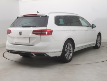 Volkswagen Passat B8 Variant 1.8 TSI BlueMotion Technology 180KM 2017 VW Passat 1.8 TSI, Salon Polska, Serwis ASO, zdjęcie 4