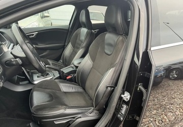 Volvo V40 II Hatchback Facelifting 2.0 D2 120KM 2018 Volvo V40 , R- Design , nawigacja , skorzane fotele 2.0 Diesel 120KM, zdjęcie 17
