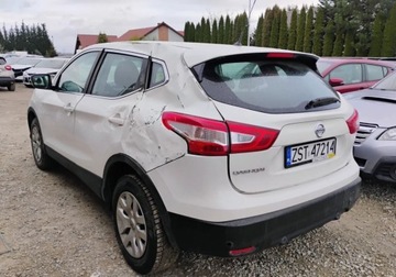 Nissan Qashqai II Crossover 1.2 DIG-T 115KM 2015 Nissan Qashqai 2015r, Salonowy, 1.2 Benzyna. Uszkodzony. Poobijany. Jezdzi., zdjęcie 3