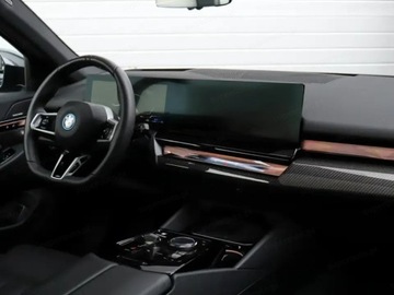 BMW Seria 5 G90-91 2025 BMW Seria 5 530e xDrive Sport Sedan 2.0 (299KM) 2025, zdjęcie 9