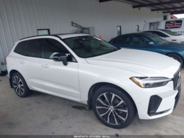 Volvo XC60 II 2023 Volvo XC 60 B5 Plus Dark Theme 2023 2.0l 2.0 Benzyna 247KM, zdjęcie 6