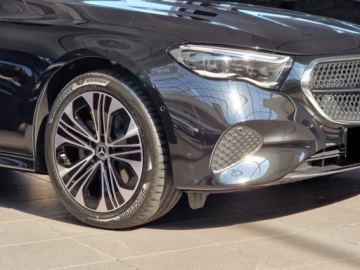 Mercedes Klasa E W214 Sedan 2.0 220d 197KM 2025 E Klasa 220 d 4-Matic Avantgarde 2.0 (moc 197 KM) 2025, zdjęcie 1