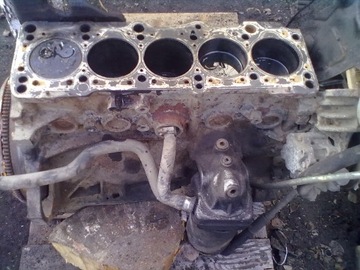 MOTOR SPODEK MOTORU VW T4 2,4D