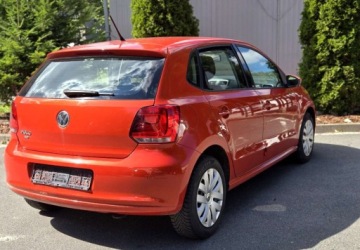 Volkswagen Polo V Hatchback 5d 1.2 70KM 2010 Volkswagen Polo VW POLO kLIMATRONIK 1.2 Benzyna 70KM, zdjęcie 3
