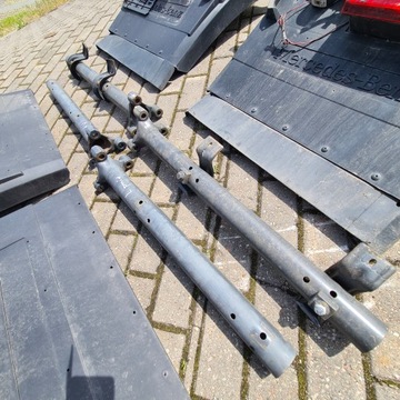 ACTROS MP 4 КРЕПЛЕНИЕ КОЛЕСНОЙ АРКИ ТРУБА КРЫЛА