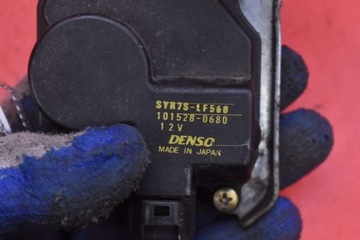 ZÁMEK DVEŘE LEVÝ PŘEDNÍ EU SYR7S-LF560 SUZUKI JIMNY 3 III 98-05