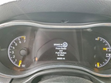 Jeep Grand Cherokee IV 2022 Jeep Grand Cherokee Laredo E 2022 3.6 Benzyna 293KM, zdjęcie 9