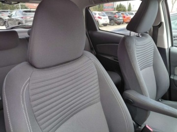 Toyota Yaris III Hatchback 5d Facelifting 1.33 Dual VVT-i 99KM 2016 Toyota Yaris Kamera Klimatronik Hands Free Alu 1.3 Benzyna 99KM, zdjęcie 14