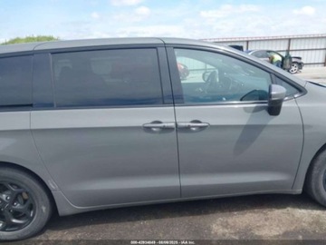 Chrysler Pacifica II 2023 Chrysler Pacifica Hybrid Touring L 2023 3.6l 3.6 Hybryda 260KM, zdjęcie 6