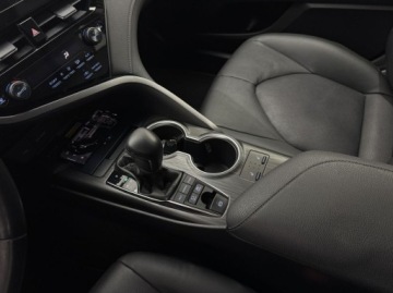 Toyota Camry IX Sedan 2.5 Hybrid Dynamic Force 218KM 2022 Toyota Camry Executive Nawigacja ACC LED Kamera cofania CarPlayAndroid, zdjęcie 23