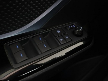 Toyota C-HR I Crossover Facelifting 1.8 Hybrid 122KM 2020 Toyota C-HR lift niski przebieg navi kamera grzane, zdjęcie 34