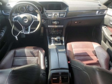 Mercedes Klasa E W212 2014 Mercedes-Benz Klasa E 63 AMG-S 2014 5.5l 5.5 Benzyna 577KM, zdjęcie 8