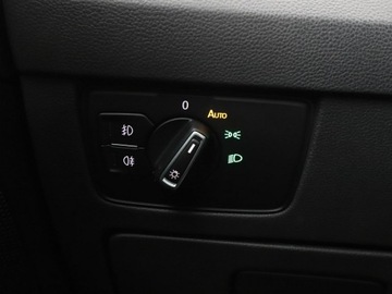 Volkswagen Passat B8 Variant 2.0 TDI BlueMotion SCR 150KM 2019 Volkswagen Passat navi czujniki parkowania, zdjęcie 34