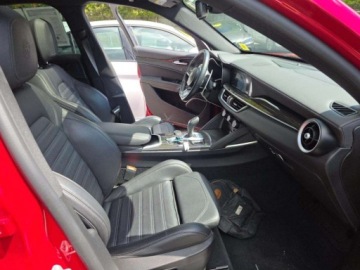 Alfa Romeo Stelvio 2022 Alfa Romeo Stelvio Quadrifoglio 2022 2.9 Benzyna 505KM, zdjęcie 13