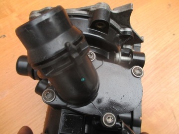 КОРПУС ВОДЯНОЙ РОЗЕТКИ VW 1.8 2.0 TFSI 06L121111H