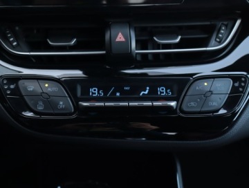 Toyota C-HR I Crossover 1.8 Hybrid 122KM 2018 Toyota C-HR 1.8 Hybrid, Salon Polska, Serwis ASO, zdjęcie 12