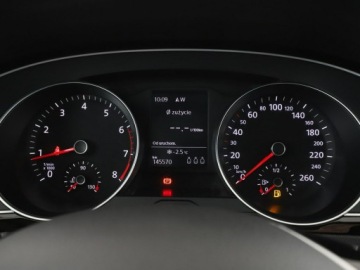 Volkswagen Passat B8 Variant 1.4 TSI BlueMotion Technology ACT 150KM 2016 Volkswagen Passat Comfortline 150KM navi PDC, zdjęcie 21