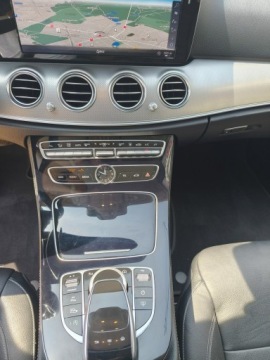 Mercedes Klasa E W213 Limuzyna 2.0 220d 194KM 2017 Mercedes E 220 Zadbana wyposażenie Gwarancja, zdjęcie 15