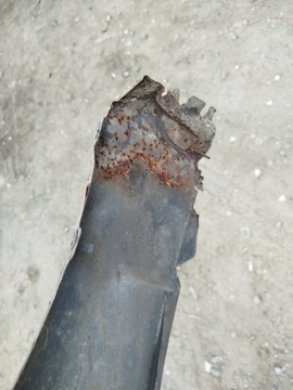 BLATNÍK LEVÝ PŘEDNÍ SKODA SUPERB 9910