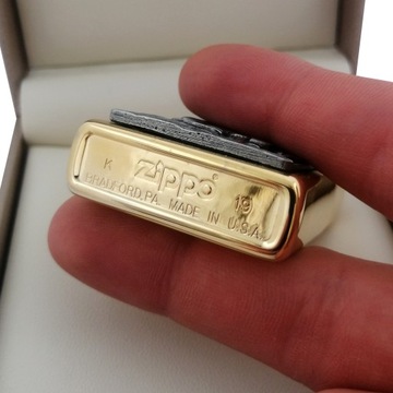 УНИКАЛЬНАЯ ЗАЖИГАЛКА ZIPPO С ПОКРЫТИЕМ 24-КАРАТНОГО ЗОЛОТА