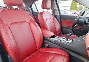 Alfa Romeo Giulia II Sedan Facelifting 2.0 Turbo 280KM 2021 Alfa Romeo Giulia 2.0 280KM 4x4 Q4 Czerwona Skora Kamera Szyberdach ElekrP, zdjęcie 13