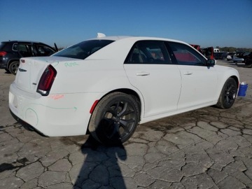 Chrysler 300C II 2022 Chrysler 300 Touring L 2022 3.6L 3.6 Benzyna 292KM, zdjęcie 3