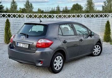 Toyota Auris I Hatchback 5d Facelifting 1.33 Dual VVT-i 101KM 2011 Toyota Auris Toyota Auris 1.33 VVT-i Terra 1.3 Benzyna 100KM, zdjęcie 2