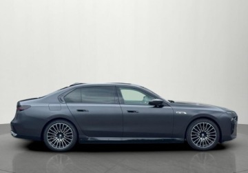 BMW Seria 7 G70 Sedan Plug-In 3.0 M60e 571KM 2024 BMW Seria 7 BMW M760e xDrive 3.0 Hybryda Plug-in 571KM, zdjęcie 1