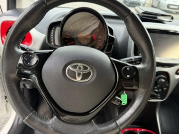 Toyota Aygo II Hatchback 5d 1.0 VVT-i 69KM 2014 Toyota Aygo Salon Polska . Kamera cofania. Ledy, zdjęcie 11