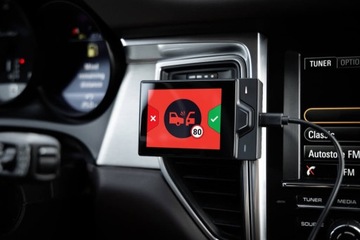 Antyradar Yanosik RS z abonamentem na 12 miesięcy bluetooth Ekran