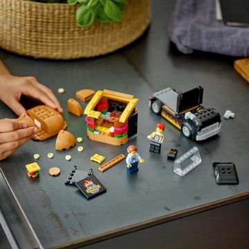 LEGO City 60404 Грузовик с бургерами в подарок