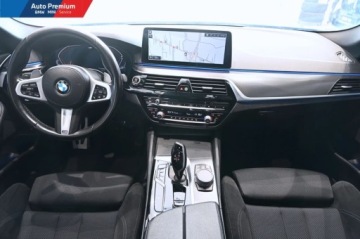 BMW Seria 5 G30-G31 Limuzyna 530i 252KM 2020 BMW Seria 5 530i xDriveFV23M Pakiet SportowyFotel Sportowy 2.0 Benzyna, zdjęcie 13
