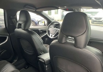 Volvo V40 II Hatchback Facelifting 2.0 D2 120KM 2018 Volvo V40 , R- Design , nawigacja , skorzane fotele 2.0 Diesel 120KM, zdjęcie 31