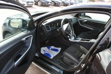 Volvo V60 I Kombi Facelifting 2.0 D4 DRIVE-E 190KM 2018 Volvo V60 Cross Country Momentum 190HP F-vat Salon, zdjęcie 19